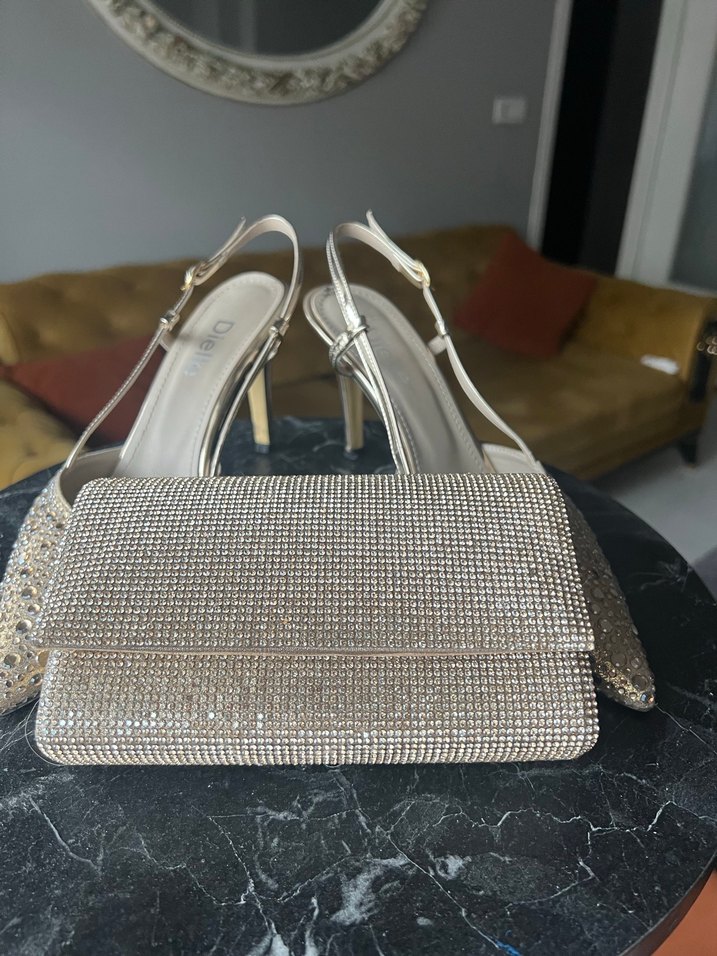 Altın Renkli Pullu Stiletto Abiye Ayakkabı çantası ile birlikte - Görsel 4