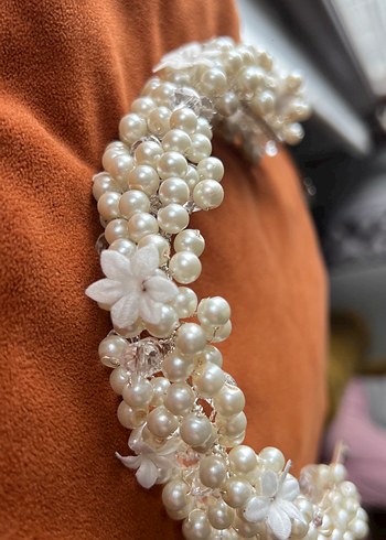 Boncuklu Beyaz Örgü Saç Aksesuarı gelin nikah tacı incili çiçekl - Görsel 2