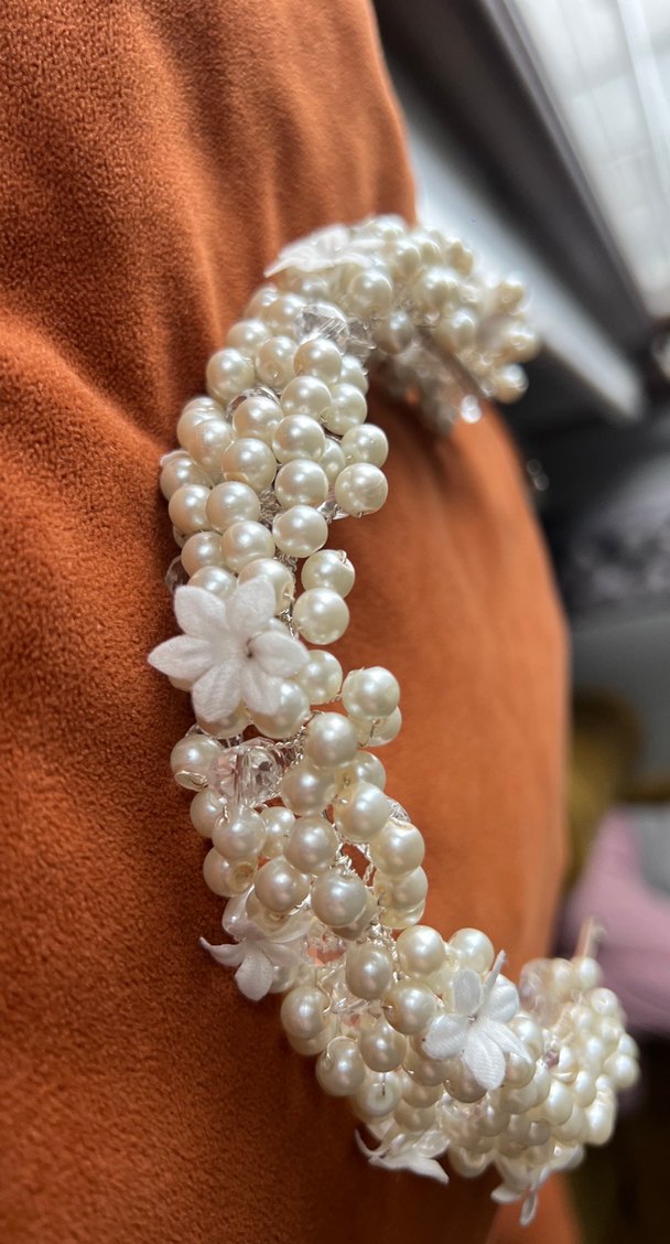 Boncuklu Beyaz Örgü Saç Aksesuarı gelin nikah tacı incili çiçekl - Görsel 2