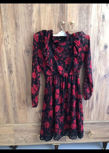 Bordo Çiçekli Uzun Kollu Fırfırlı Mini Elbise