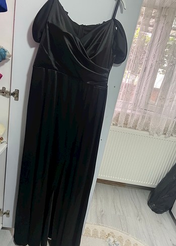 Siyah Uzun Drapeli Strappy V Yaka Abiye Elbise