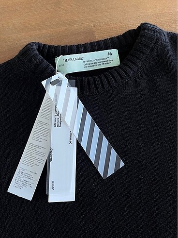 m Beden Off White kazak