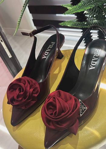 Bordo Çiçek Detaylı Prada Topuklu Stiletto