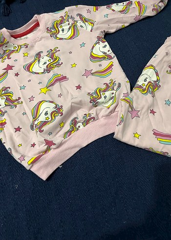 Renkli Unicorn Desenli Kız Pijama Takımı