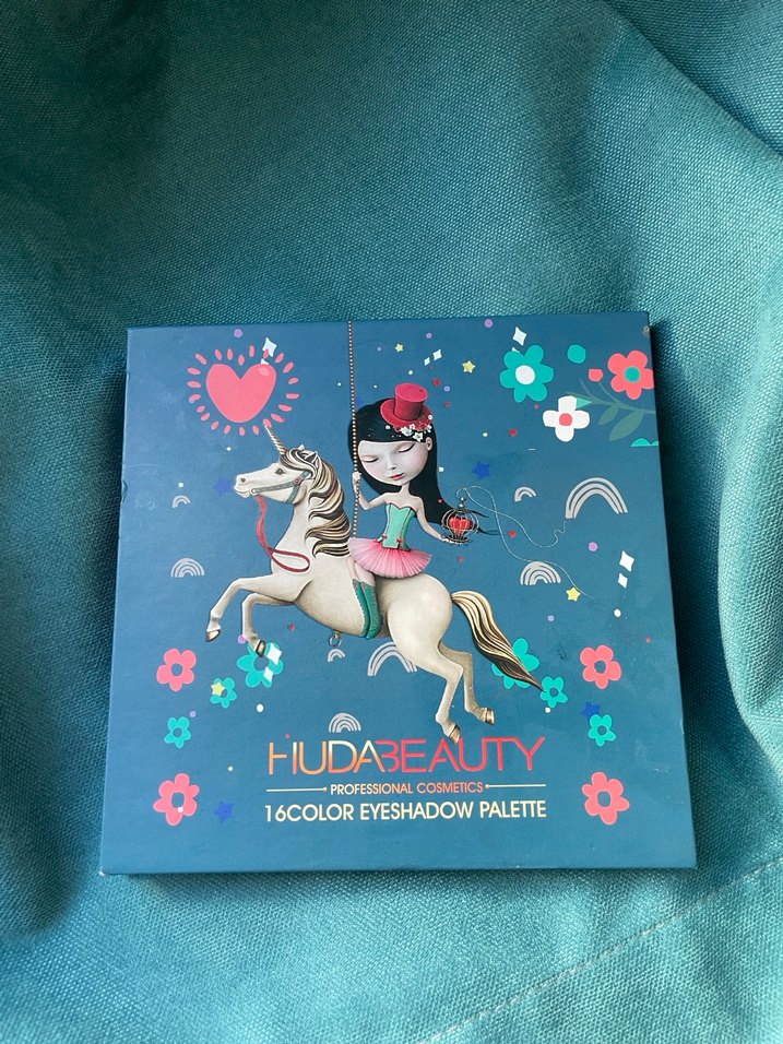 Huda Beauty Çok Renkli Göz Farı Paleti - Görsel 2