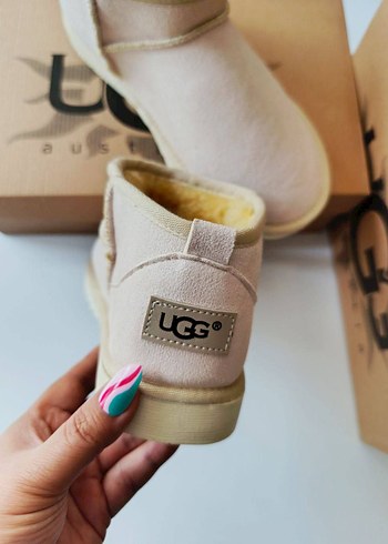 UGG ULTRAMİNİ BEJ