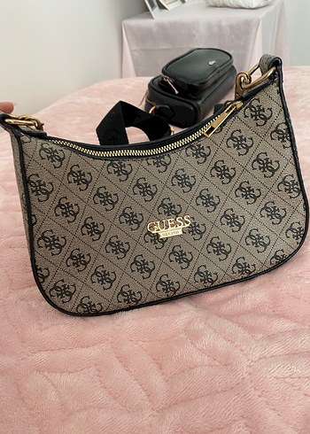 GUESS Baskılı Kahverengi Kadın Omuz Çantası