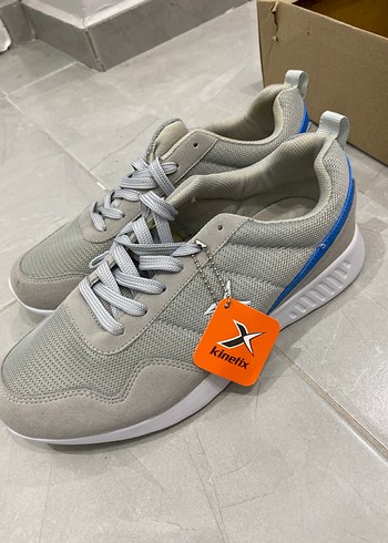 Gri Erkek Spor Ayakkabı Velcro Detaylı