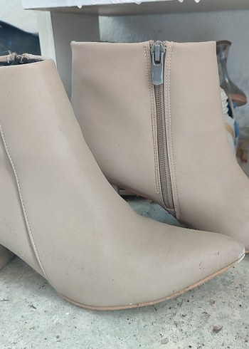 Kadın Bot - Görsel 2