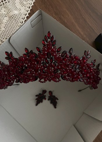 Diğer Bordo Boncuklu Gotik Örgü Saç Tacı