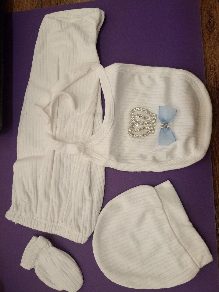 Düğmeli Beyaz Bebek Hastane Kıyafeti - Görsel 2