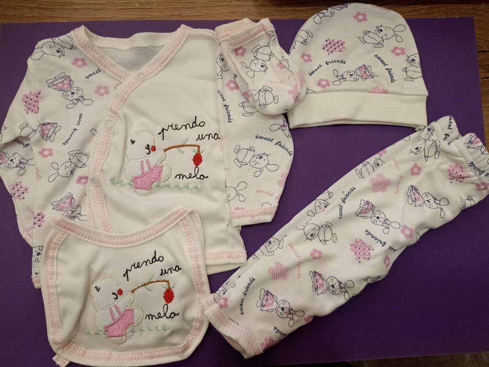 Düğmeli Beyaz Baskılı Bebek Kız Takımı - Görsel 2