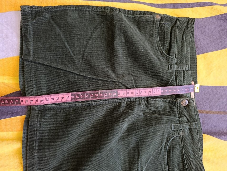 Düğmeli Koyu Yeşil Mini Kadifr Etek - Görsel 4