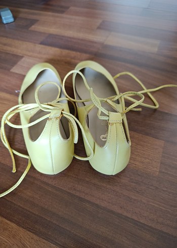 Sarı Bağcıklı Blok Topuk Kadın Babet - Görsel 4