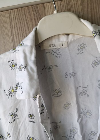 Beyaz Çiçekli Kısa Kollu Keten Gömlek - Görsel 2