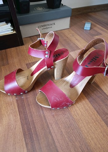 Kırmızı Ahşap Topuklu Bohem Sandalet - Görsel 2