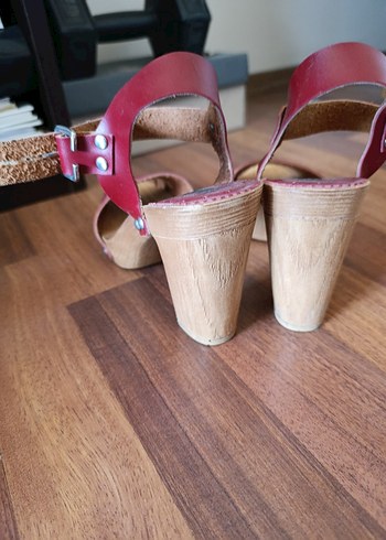 Kırmızı Ahşap Topuklu Bohem Sandalet - Görsel 4