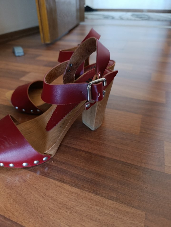 Kırmızı Ahşap Topuklu Bohem Sandalet - Görsel 5
