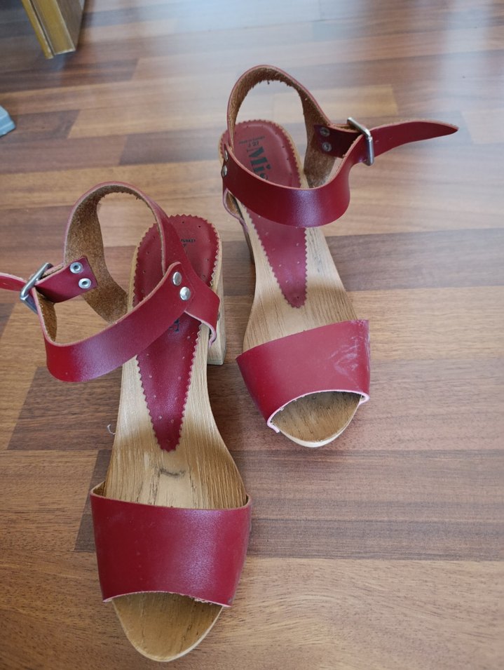 Kırmızı Ahşap Topuklu Bohem Sandalet - Görsel 3