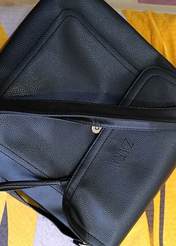 Siyah Deri Fermuarlı Kadın Çantası - Görsel 7