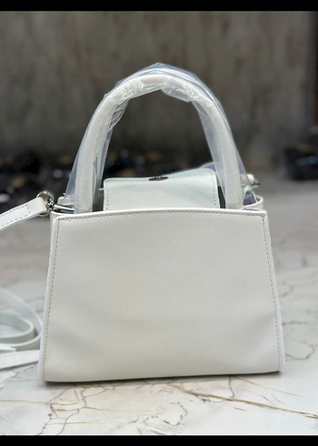 Prada Beyaz Deri Minimalist Kadın Çanta