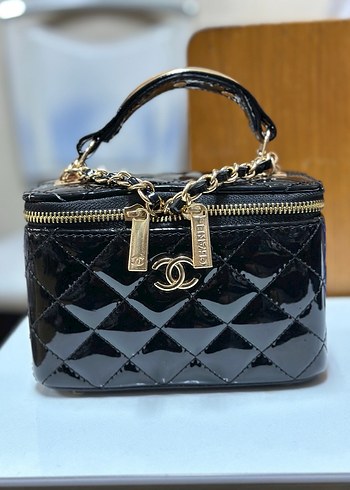  Beden Zincir Detaylı Siyah Chanel Deri Çanta