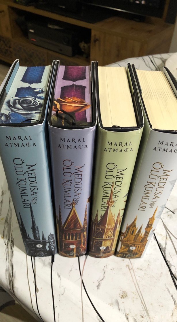 Maral Atmaca - Medusa'nın Ölü Kumları Serisi - Görsel 2