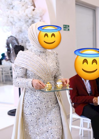 38 Beden Parlak Altın Renkli Uzun Kollu Davet Elbisesi