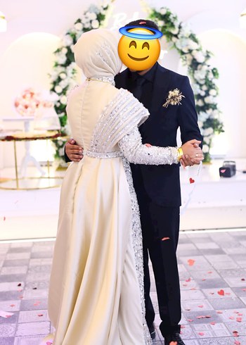 Abiye Parlak Altın Renkli Uzun Kollu Davet Elbisesi