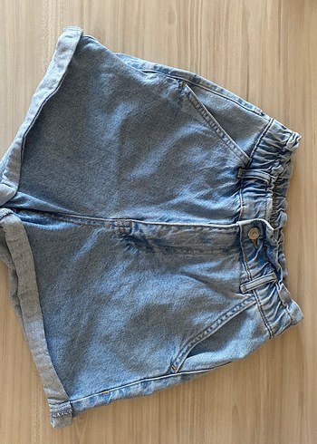 Gevşek Kesim Kemerli Mini Kot Şort
