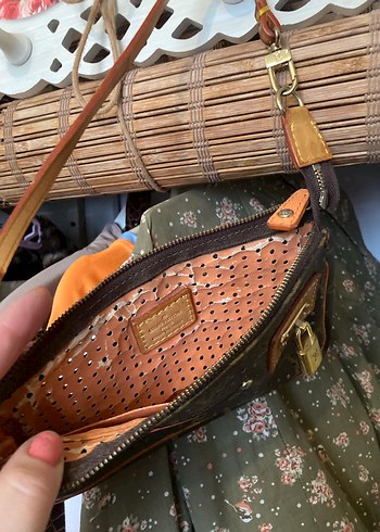 Louis Vuitton Çanta deri marka Fiyat düştü Açıklama detaylar istanbul Levent