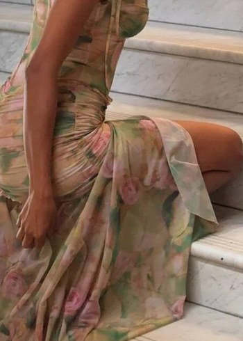 36 Beden çeşitli Renk Straplez Drapeli Uzun Batik Elbise