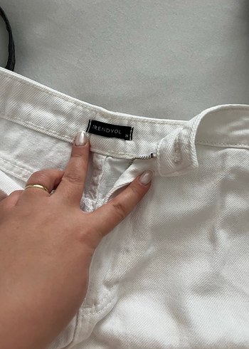 Trendyol & Milla Beyaz Mini Pamuklu Kadın Kot Şort