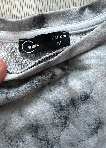 Kadın Gri Batik Desenli Kısa Bluz - Görsel 2