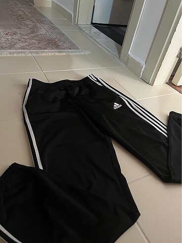 Adidas orjinal alt