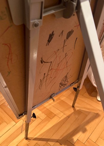 Ikea Ayarlanabilir ayaklı beyaz yazı tahtası