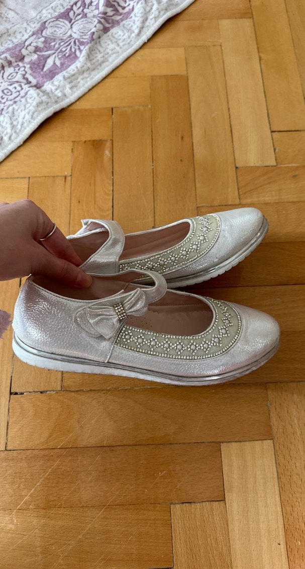 Kız Çocuk Beyaz Tokalı Babet - Görsel 2