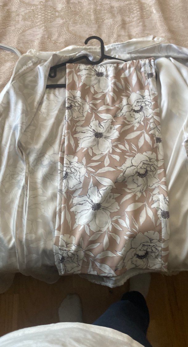 Drapeli Uzun Beyaz Desenli Kadın Gömlek - Görsel 5