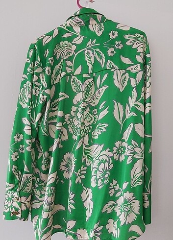 40 Beden yeşil Renk Zara gömlek 