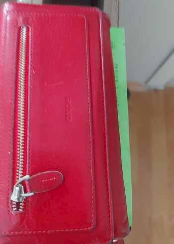 Kırmızı Parlak Deri Fermuarlı Kadın Cüzdanı
