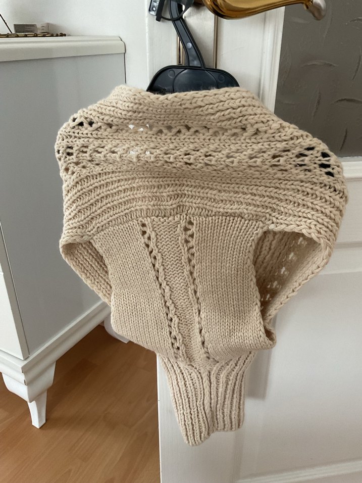 Bej Örgü  Kolsuz Hırka - Görsel 2