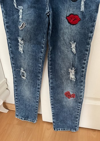 10 Yaş Beden Nakışlı Düğmeli Gri Mavi Jean