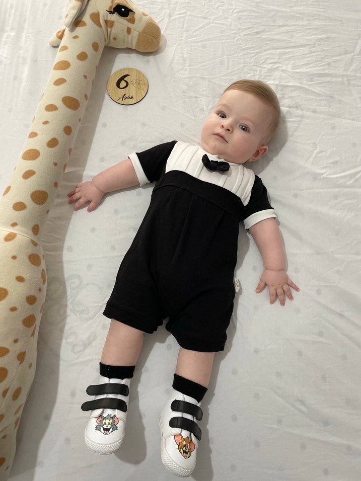 Kısa Kollu Siyah Bebek Tulumu - Görsel 2