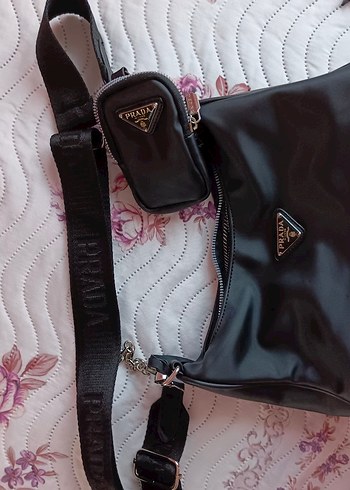 Prada Prada Zincir Detaylı Siyah Deri Kadın Çanta