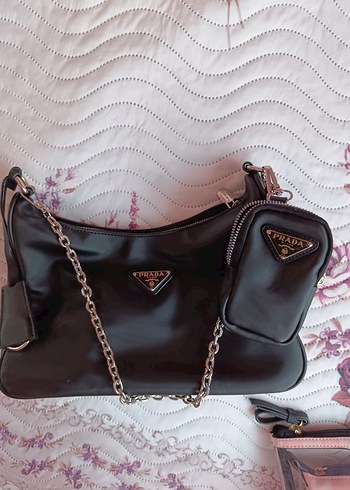 Prada Zincir Detaylı Siyah Deri Kadın Çanta