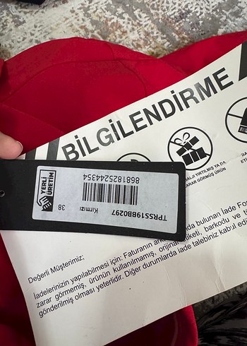 Kırmızı elbise - Görsel 4