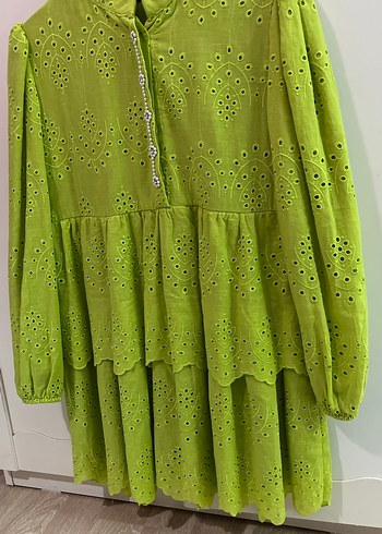 Düğmeli Nakışlı Yeşil Kısa Tunik - Görsel 5