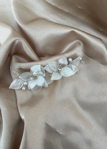 İnci ve Kristal Detaylı Beyaz Saç Tokası