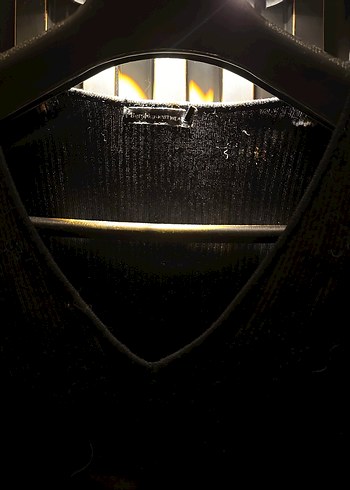 V Yaka Siyah kalın Triko Kazak - Görsel 4