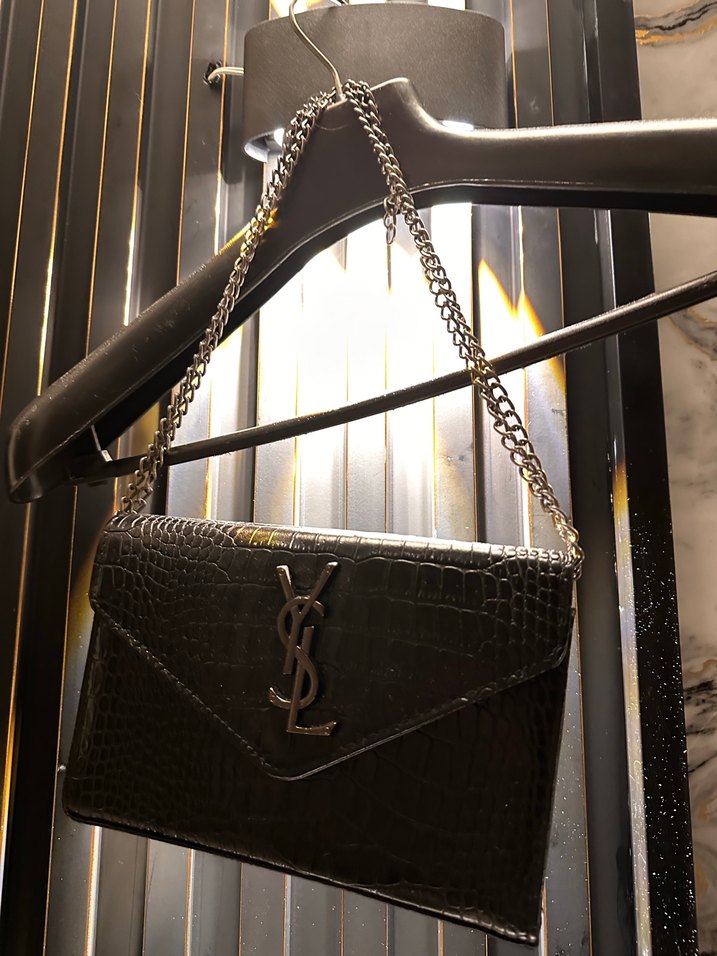 Yılan Derisi Desenli Zincir Detaylı - Görsel 2